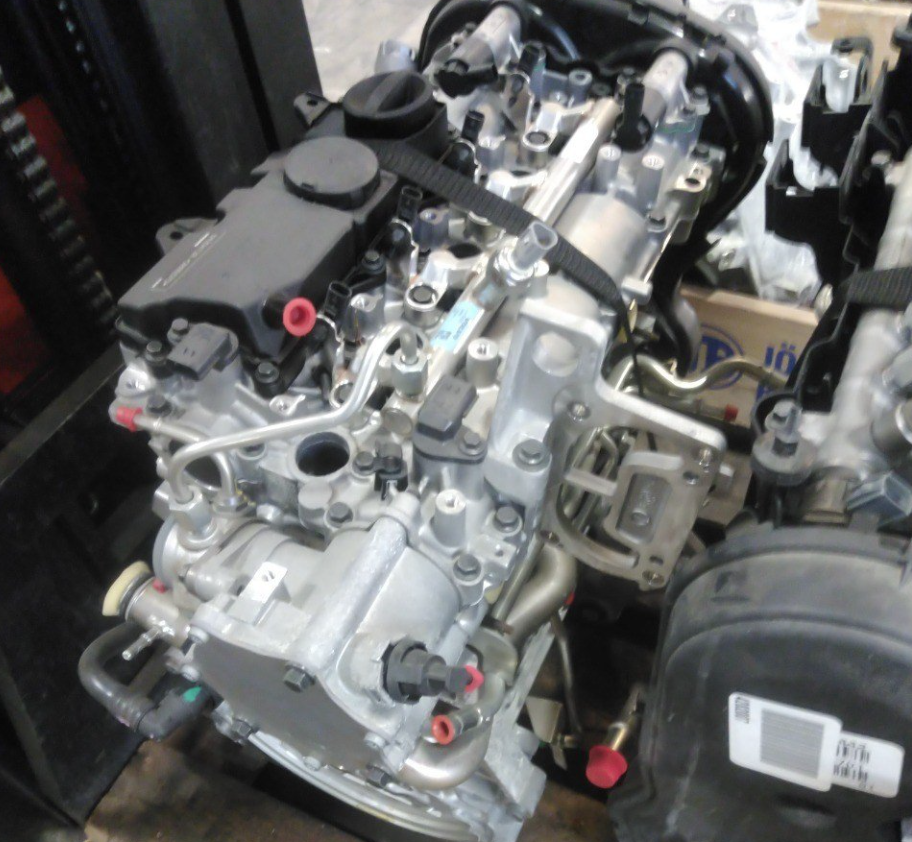 Volvo XC60 B4204T28 Petrol Hybrid Engine (Italy)